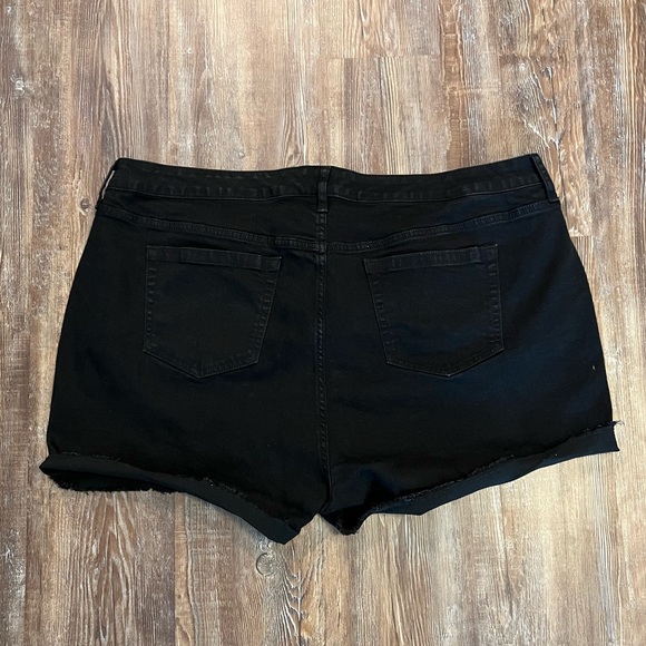 Torrid 5 Inch Vintage Stretch Mid Rise Short - Picture 2 of 6